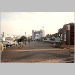 1988-08 - Australia Tour 013 - Luna Park in Sydney.jpg